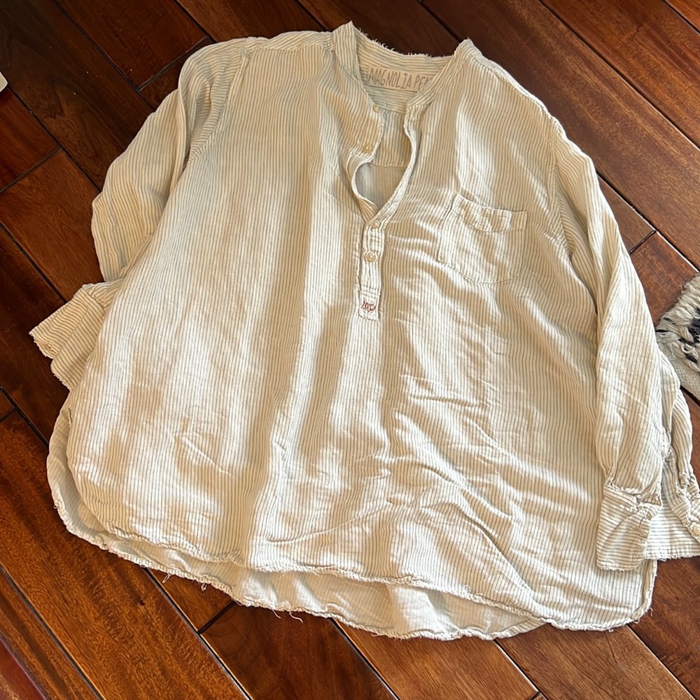 RARE - Magnolia Pearl Idgy Top In Humphrey EUC